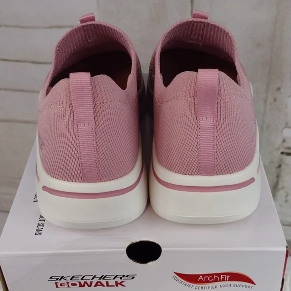 Skechers Women's Blush Slip-On Gowalk Sneakers Size 8.5 - Picture 7 of 10
